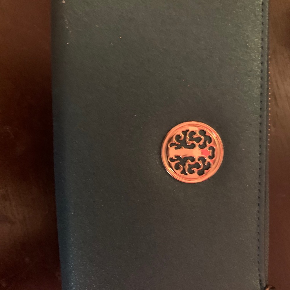 A green wallet